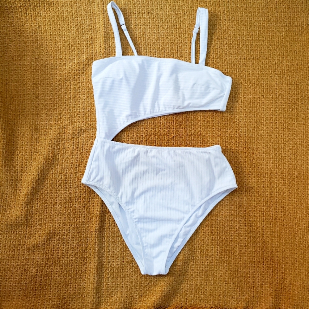 Shade & Shore Swimsuit women's sz M